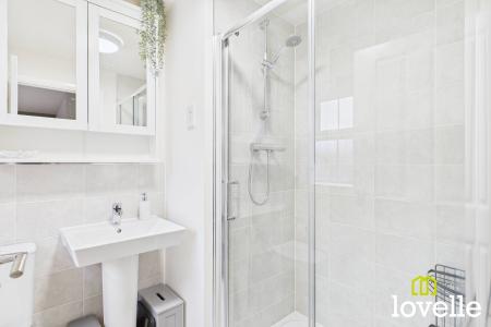 4 bedroom Detached house for sale in Radcliffe Grove, Cottingham, HU16