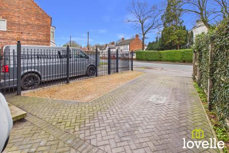 4 bedroom Semi-detached house for sale in Inglemire Lane, Cottingham, East Riding of Yorkshire, HU16