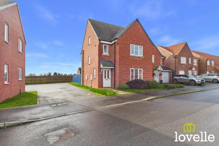 4 bedroom Detached house for sale in Taylor Avenue, Cottingham, HU16