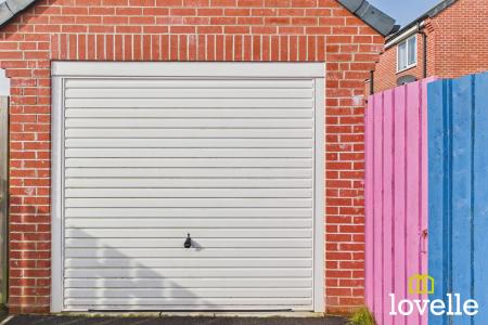 4 bedroom Detached house for sale in Taylor Avenue, Cottingham, HU16