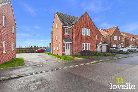 4 bedroom Detached house for sale in Taylor Avenue, Cottingham, HU16