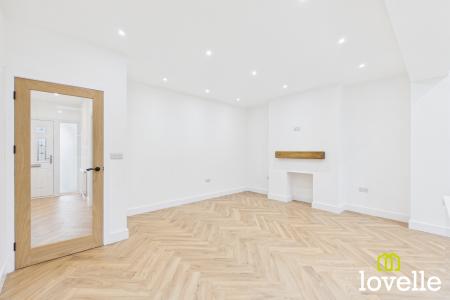 3 bedroom Semi-detached house for sale in Kingtree Avenue, Cottingham, HU16