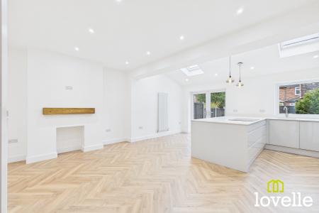 3 bedroom Semi-detached house for sale in Kingtree Avenue, Cottingham, HU16