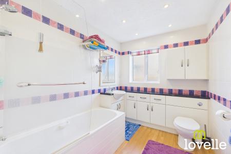 4 bedroom Detached house for sale in Spencer Way, Cottingham, East Riding of Yorkshire, HU16