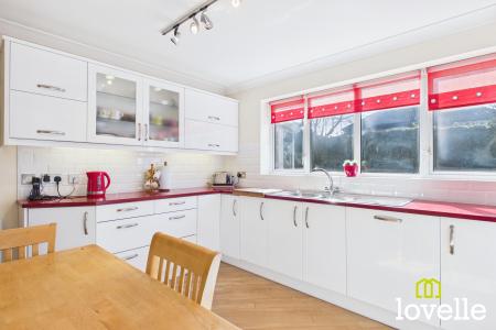 4 bedroom Detached house for sale in Spencer Way, Cottingham, East Riding of Yorkshire, HU16