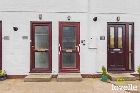 2 bedroom Flat for sale in Elm Tree Court, Cottingham, HU16