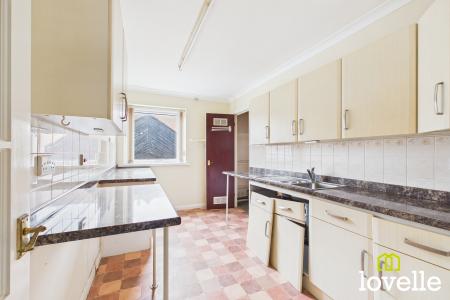 2 bedroom Flat for sale in Elm Tree Court, Cottingham, HU16