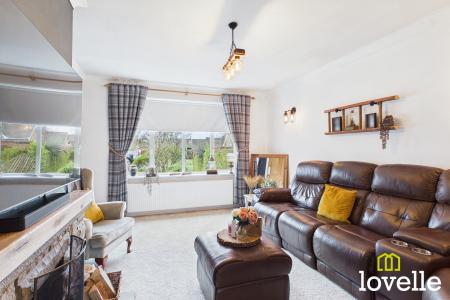 4 bedroom Semi-detached house for sale in St Michaels Close, Skidby, Cottingham, HU16