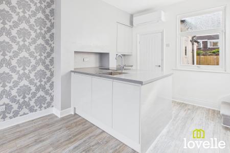 2 bedroom Terraced House for sale in Millhouse Woods Lane, Cottingham, HU16