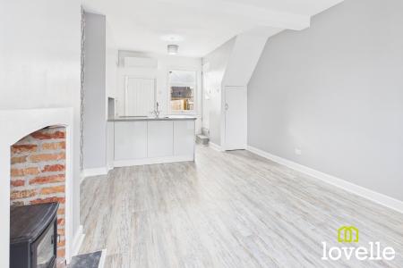 2 bedroom Terraced House for sale in Millhouse Woods Lane, Cottingham, HU16