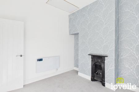 2 bedroom Terraced House for sale in Millhouse Woods Lane, Cottingham, HU16