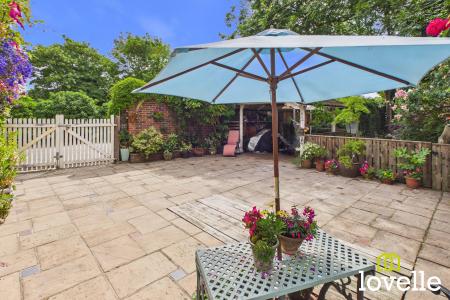 3 bedroom Detached house for sale in Northgate, Cottingham, East Riding of Yorkshire, HU16