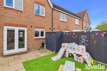 3 bedroom End of terrace house for sale in Holtby Avenue, Cottingham, East Riding of Yorkshire, HU16