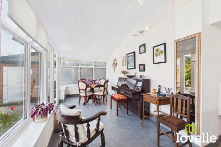 4 bedroom Detached house for sale in Mill House Woods Lane, Cottingham, HU16