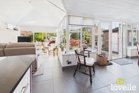 4 bedroom Detached house for sale in Mill House Woods Lane, Cottingham, HU16