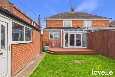 3 bedroom Semi-detached house for sale in Mill Beck Lane, Cottingham, HU16