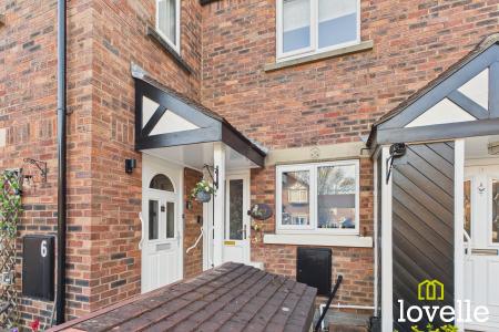 2 bedroom Flat for sale in Applegarth Mews, Cottingham, East Riding of Yorkshire, HU16