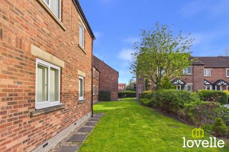 2 bedroom Flat for sale in Applegarth Mews, Cottingham, East Riding of Yorkshire, HU16