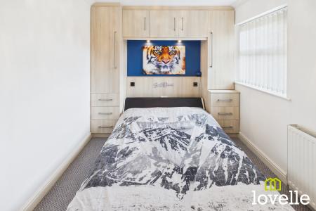 2 bedroom Semi-detached house for sale in Tudor Drive, Hull, HU6