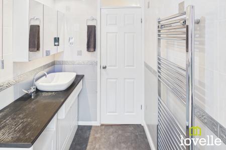 2 bedroom Semi-detached house for sale in Tudor Drive, Hull, HU6