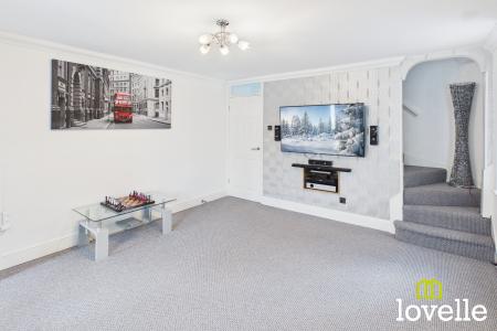 2 bedroom Semi-detached house for sale in Tudor Drive, Hull, HU6