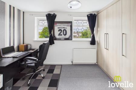 2 bedroom Semi-detached house for sale in Tudor Drive, Hull, HU6