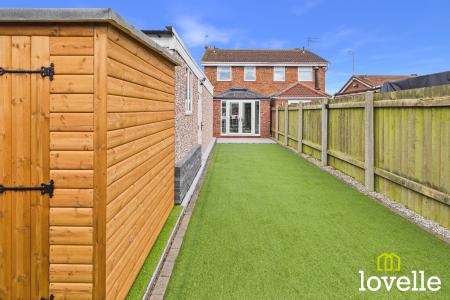 2 bedroom Semi-detached house for sale in Tudor Drive, Hull, HU6