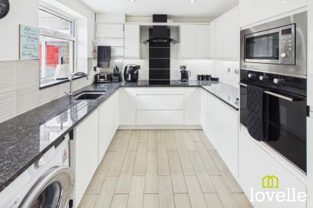 2 bedroom Semi-detached house for sale in Tudor Drive, Hull, HU6