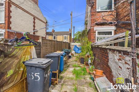 2 bedroom End of terrace house for sale in Goddard Avenue, Kingston upon Hull, HU5