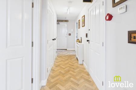 2 bedroom Flat for sale in Jack Harrison Avenue, Cottingham, HU16