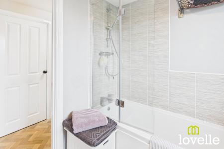 2 bedroom Flat for sale in Jack Harrison Avenue, Cottingham, HU16