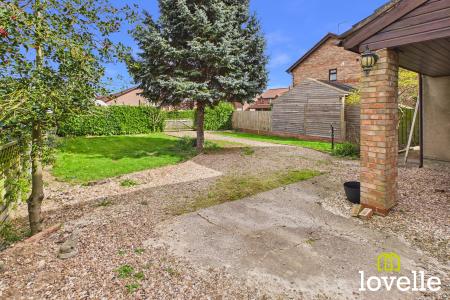 4 bedroom Detached house for sale in Sandholme Road, Gilberdyke, Brough, HU15