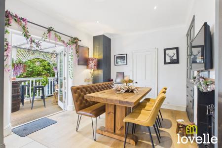 5 bedroom Semi-detached house for sale in Northgate, Cottingham, HU16