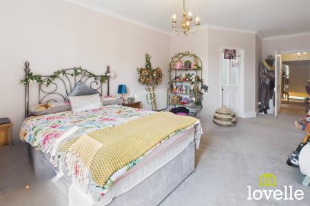 5 bedroom Semi-detached house for sale in Northgate, Cottingham, HU16