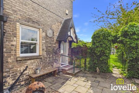 5 bedroom Semi-detached house for sale in Northgate, Cottingham, HU16