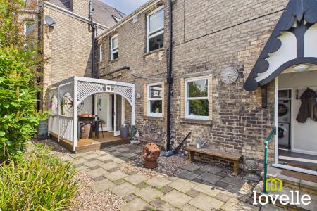 5 bedroom Semi-detached house for sale in Northgate, Cottingham, HU16