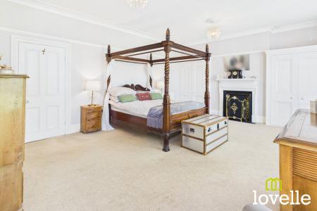 5 bedroom Semi-detached house for sale in Northgate, Cottingham, HU16