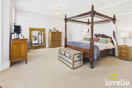 5 bedroom Semi-detached house for sale in Northgate, Cottingham, HU16