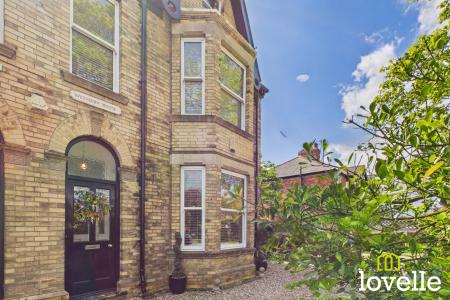 5 bedroom Semi-detached house for sale in Northgate, Cottingham, HU16