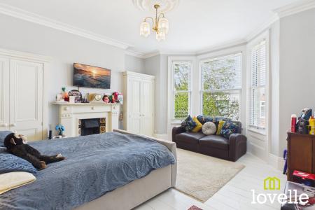 5 bedroom Semi-detached house for sale in Northgate, Cottingham, HU16