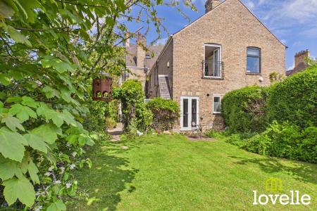 5 bedroom Semi-detached house for sale in Northgate, Cottingham, HU16