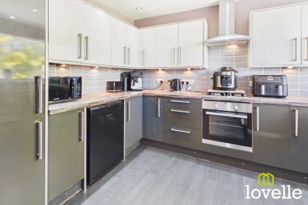 3 bedroom Semi-detached house for sale in Kerry Pit Way, Kirk Ella, East Riding of Yorkshire, HU10