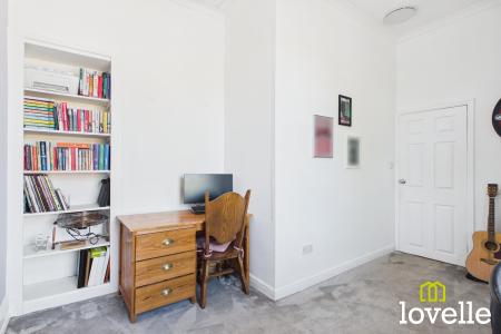 2 bedroom Mews house for sale in Oakwood Mews