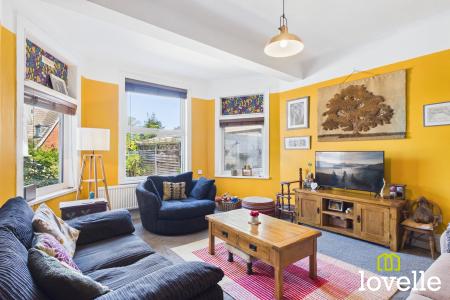 2 bedroom Mews house for sale in Oakwood Mews