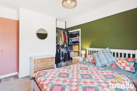2 bedroom Mews house for sale in Oakwood Mews