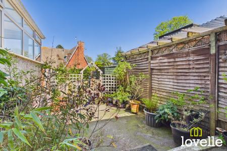 2 bedroom Mews house for sale in Oakwood Mews