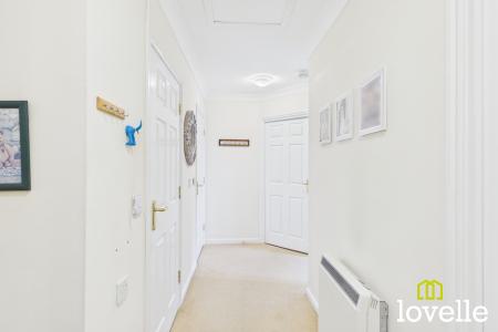 2 bedroom Flat for sale in Shardeloes Court Newgate Street, Cottingham, HU16
