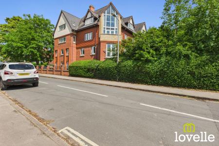 2 bedroom Flat for sale in Shardeloes Court Newgate Street, Cottingham, HU16