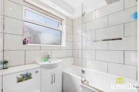3 bedroom Semi-detached house for sale in Hall Road, Kingston upon Hull, HU6