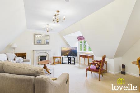 2 bedroom Flat for sale in Shardeloes Court Newgate Street, Cottingham, HU16